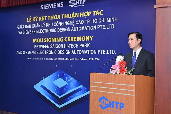 Thứ trưởng Bộ KH&CN Bùi Thế Duy và Phó Chủ tịch UBND TP.HCM Võ Văn Hoan chứng kiến lễ ký kết giữa Khu Công nghệ cao TP.HCM và Siemens EDA.